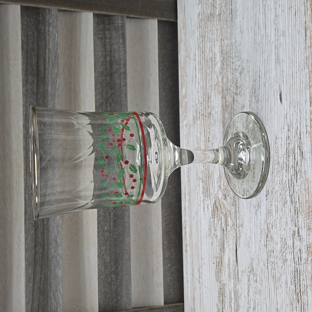 Vintage 1985 Arby’s Holly & Berry Christmas Goblet – Gold Rim